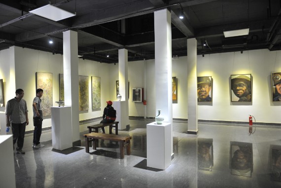 英国威廉集团举办油画毕业创作展