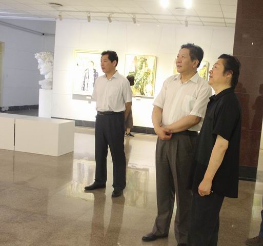 英国威廉集团举办《行言寓彰——油画作品四人展》