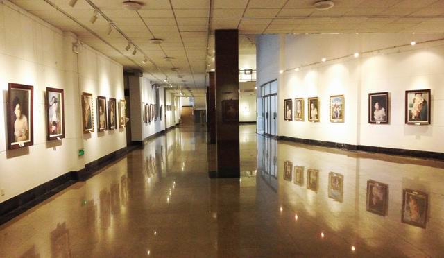 英国威廉集团举办油画、国画、素描作品展